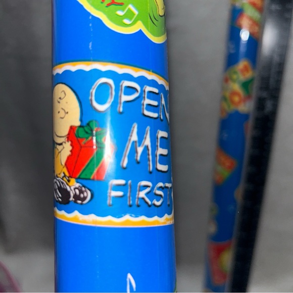 Peanuts 2012 Christmas Gift Wrap 20 sq ft 2 rolls Snoopy Charlie Sally Brown - Picture 6 of 12